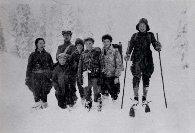 Skiers on Forbidden Plateau 1931