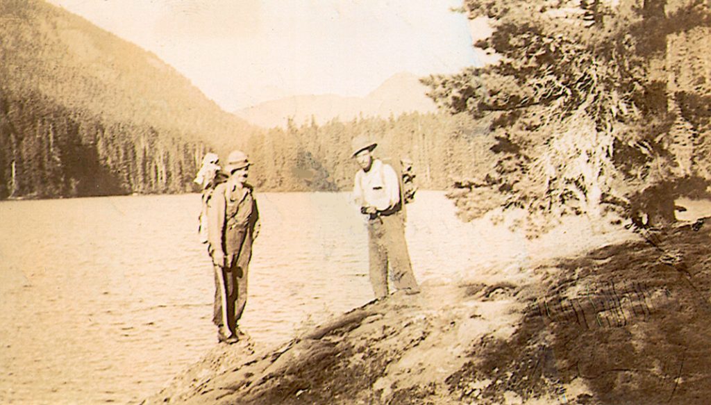 George Colwell and Bill Bell at Drum Lake before starting up Kings Peak 1936 – Bill Bell photo.