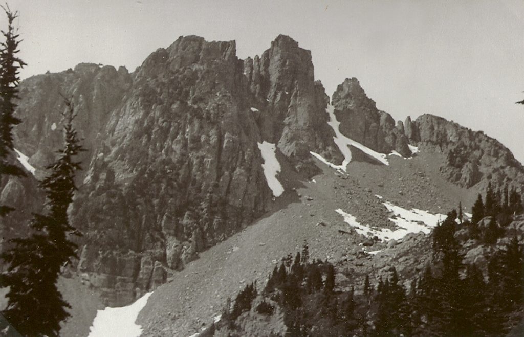 Castlecrag Mountain before the 1946 earthquake.