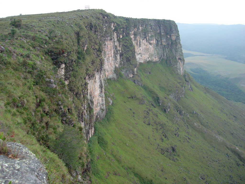 Looking along the summit ridge of Mt. Kukenan 2006 – Graham Maddocks photo.