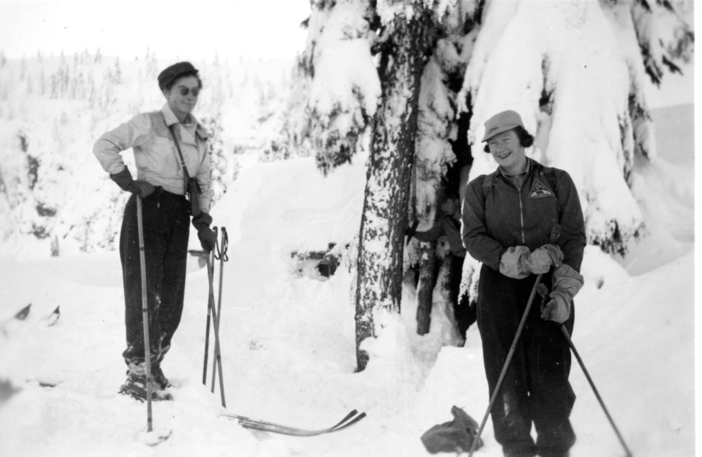 Ruth Masters and Mia Schjelderup skiing on Mt. Becher 1941 – Ruth Masters photo.